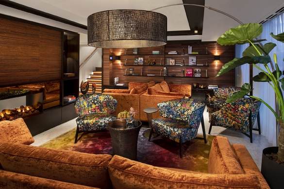 AmaWaterways AmaMagna_Portside_Library.jpg